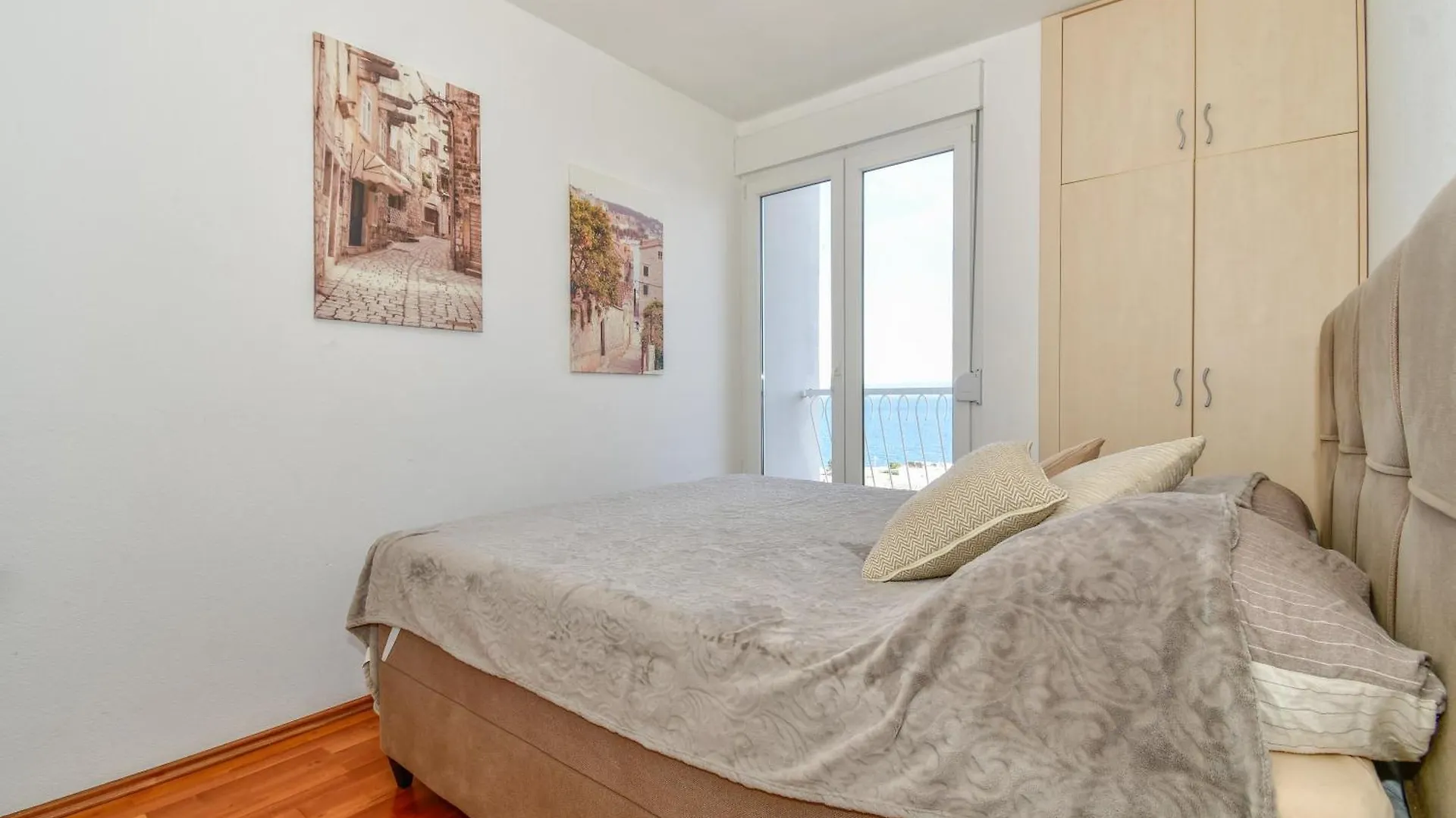 Trstenik Beach Apartment Split 0*,  Croatie